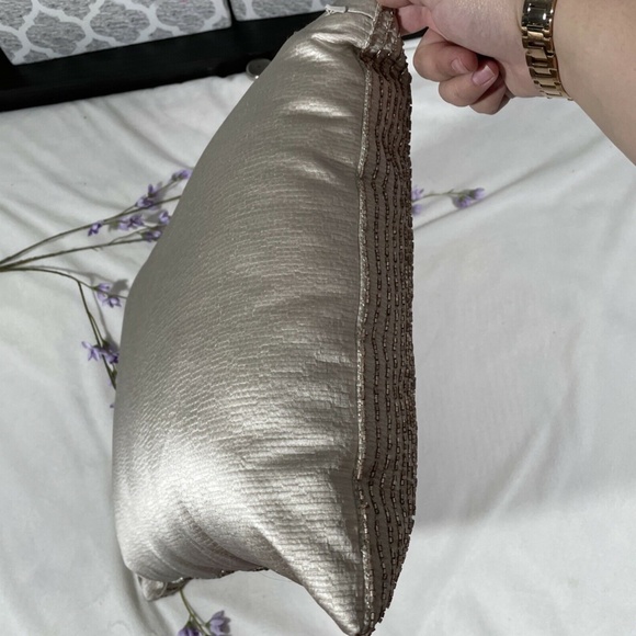 NEW Beaded Decorative Pillow for Hudson‎ Park Connettiva [ 20 X 16 In ] - Picture 8 of 12